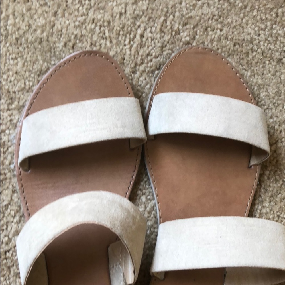 Sandals - Picture 3 of 3